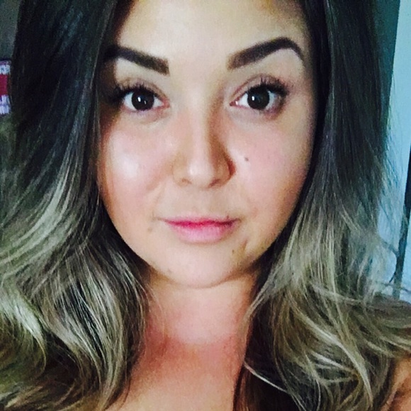 Meet your Posher, Ariel - Picture 1 of 1